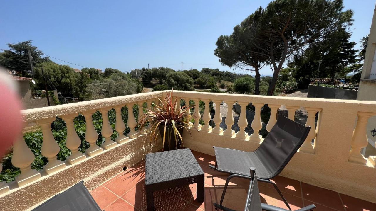 Apartment Calme Avec Terrasse Proche Du Centre Et De La Mer, Parking, Internet *